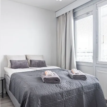 1Br Apartments Next to Railway Station, Free Parking, Balcony