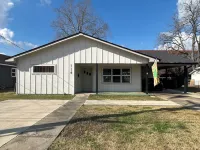 Near CajunDome/Field & Ull, Downtown
