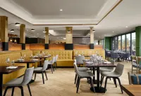Hotel Alpenrock Breckenridge, Curio Collection by Hilton - breakfast