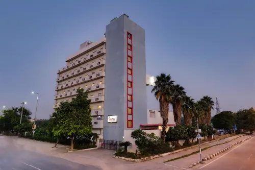 Red Fox by Lemon Tree Hotels, East Delhi - 3-Star