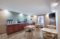 Quality Inn Near Pimlico Racetrack - Bữa sáng