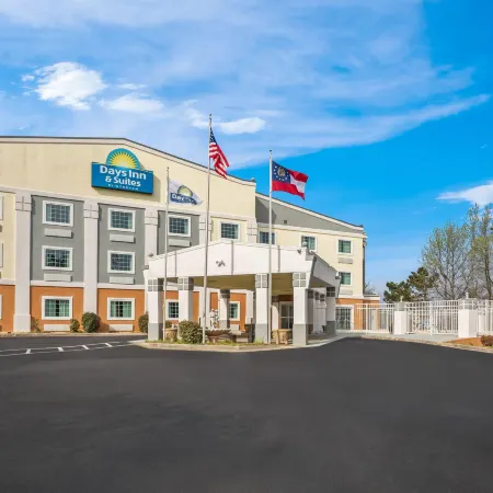 Days Inn & Suites by Wyndham Union City