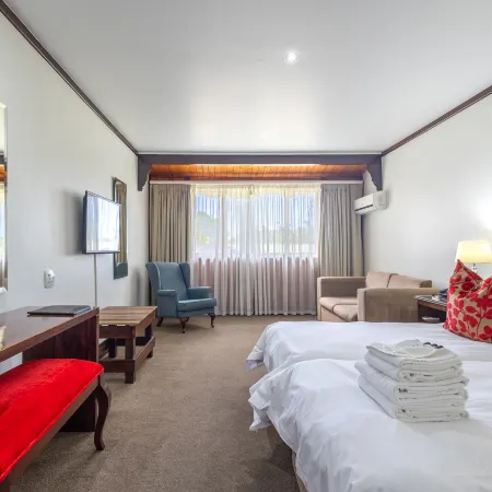 Knysna Log-Inn Hotel
