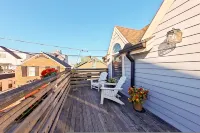 Newport Harbor View Cottage w/ Decks & Parking