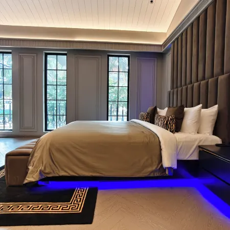 Kings Mansion