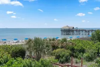 Cocoa Beach Towers - Oceanfront Resort with Heated Pool, Tennis Steps from the Pier - Pemandangan Pantai