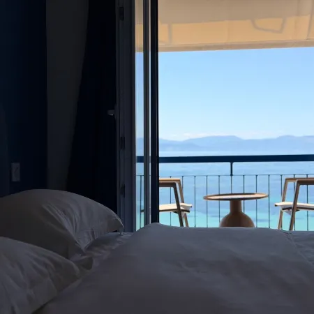 Hotel Avra