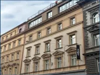 City Pop Prague Aparthotel - خدمة نقل من وإلى المطار