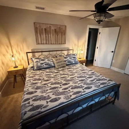 Newly built, charming cozy and quiet river home