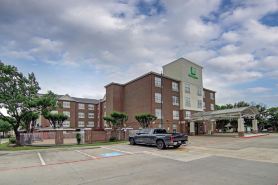 Holiday Inn & Suites DALLAS-ADDISON by IHG