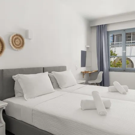 Polos Hotel Paros