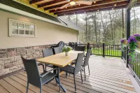 Poconos Cottage w/ Sauna ~ 10 Mi to Camelback! - parking