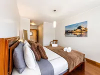 Hillside Elegance Apartment - Balkon