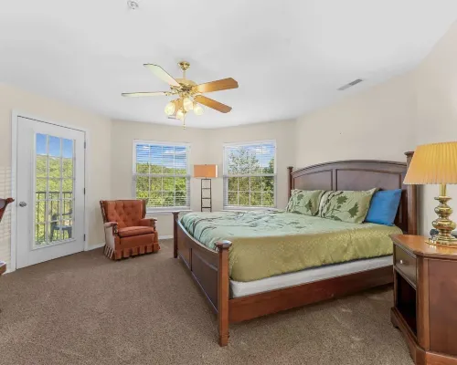 The Shoreline Suite 2bdr Hotels in Stone County