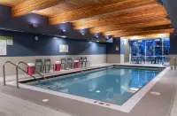 Home2 Suites by Hilton West Edmonton - Pools
