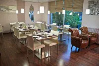 Brit Hotel le Surcouf - breakfast
