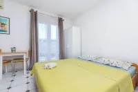 Apartments and Rooms Mate