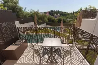 Malou & Charma Villas