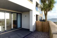 Apartment 2 Waterstone House - Luxury Sea View Apartment - balcony