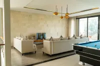 Kamala Plantation View Villa 10 Bedrooms with a Private Heated Infinity Pool and a Billiard Table - pemandangan pegunungan