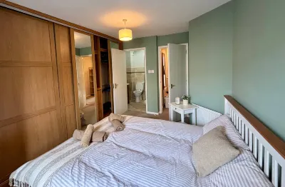 City Centre Home - Away from Home Hotels in Broughton