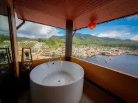 Chasa Rakthai Resort - parking