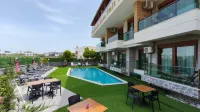 Gardenya Lara Suit Hotel - piscina