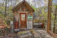 Cozy Beavercreek Cabin Retreat – Smoky Mountain Serenity Awaits! - balcón