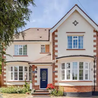 Leafy Suburban Bed and Breakfast Hotels near Watford Central Library