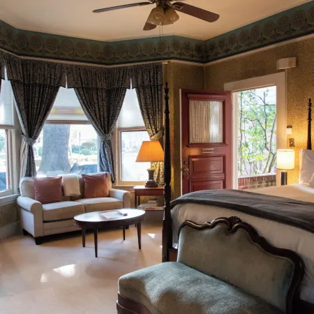 Camellia Inn