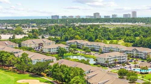 Modern Golf-View Condo • Barefoot Resort • Amazing Pools • Premium Beach Gear - maisons de vacances