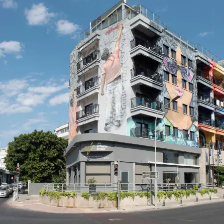 Rise Urban Art Hotel