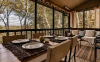 Easy Access •Mtn View• Hot Tub• Pool• Game Room• Porch• Wildlife•Minutes to Town - 4-Sterne