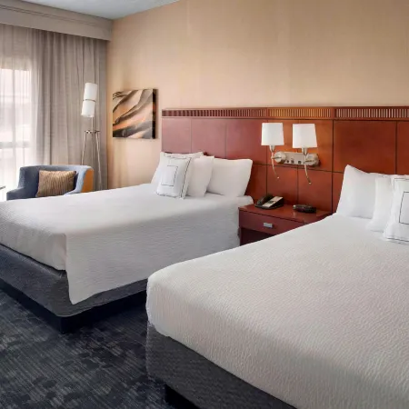Courtyard Hartford/Windsor Airport Отели в г. Виндзор