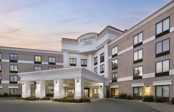沃斯堡大學SpringHill Suites 酒店