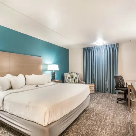 EverSpring Inn & Suites Marshall