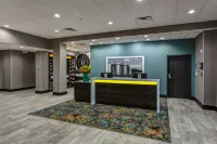 威奇託/機場希爾頓歡朋套房酒店 - 2星級
