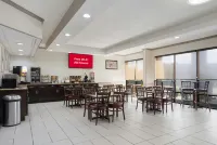 Red Roof Inn & Suites Jacksonville, NC - sarapan