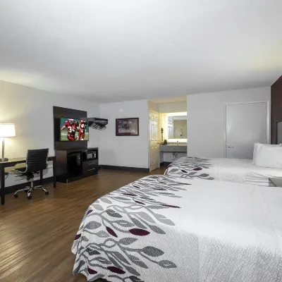 Red Roof Inn Gulf Shores Hotels near Waterville USA