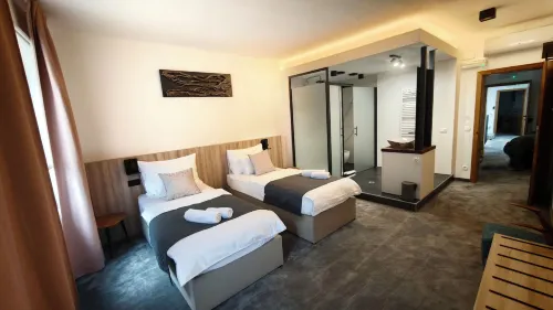 Huch House Hotel and apartments - 2-Star