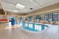 Spark by Hilton Paducah - Pool