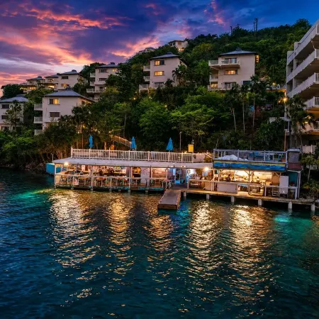 Mermaid Escape~Romantic Getaway Newly Renovated with Luxurious & Stunning Views