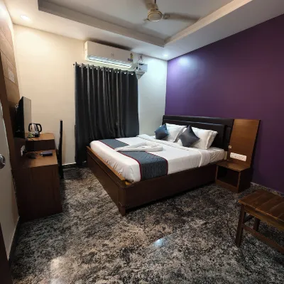 GSILVER HOTELS PERUMBAKKAM - Budget Classic Rooms Near Sholinganallur OMR Hotels near في جي بي يونيفيرسل كينغدوم