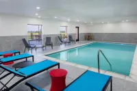 Home2 Suites by Hilton St. Joseph - Pools