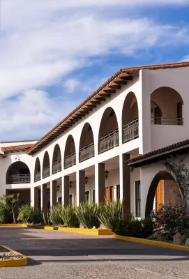 Hotel Sand's San Luis Potosí - ที่มีสระว่ายน้ำ