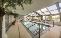 Monte Carlo Inn & Suites Downtown Markham - Pools