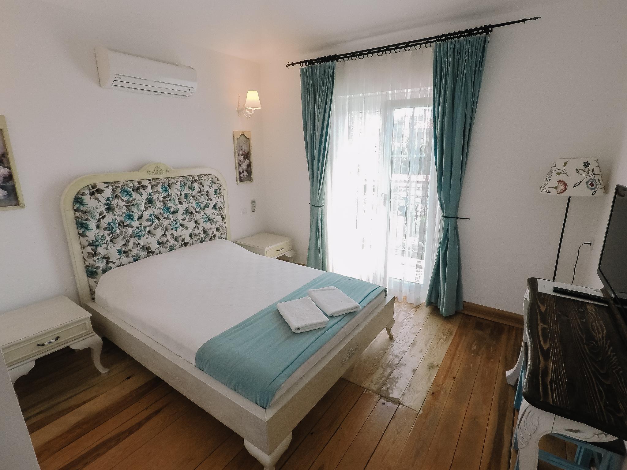 Tarcin Alacati Otel - Adults Only