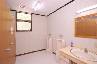 スペーシャスルーム 団体・合宿・ペット歓迎♪源泉かけ流しの貸し別荘ともみ山荘の写真