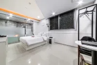 Incheon (Geomdan) Crystal Hotel