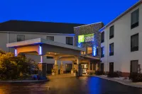 Holiday Inn Express & Suites GREAT BARRINGTON - LENOX AREA by IHG - Parkplatz